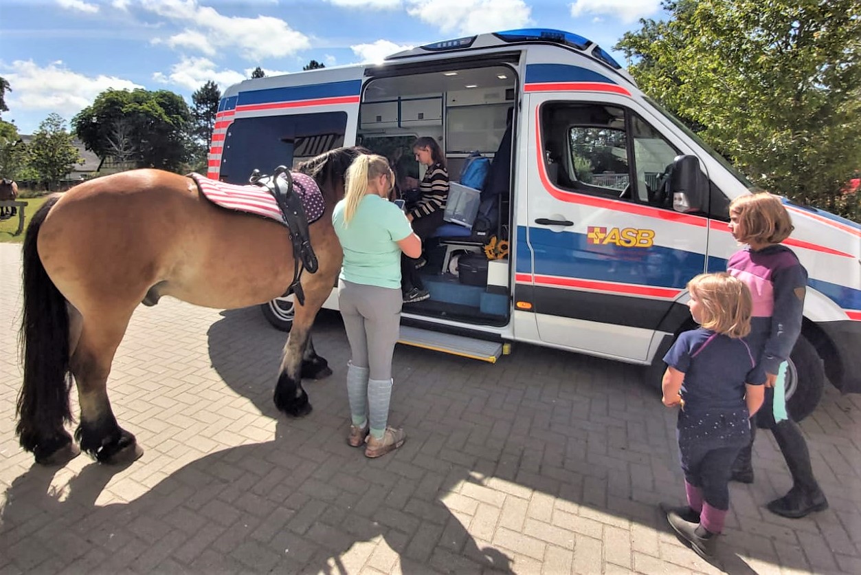 Wünschewagen hinterlässt Spuren:  Familie und Weggefährten sagen Danke und spenden