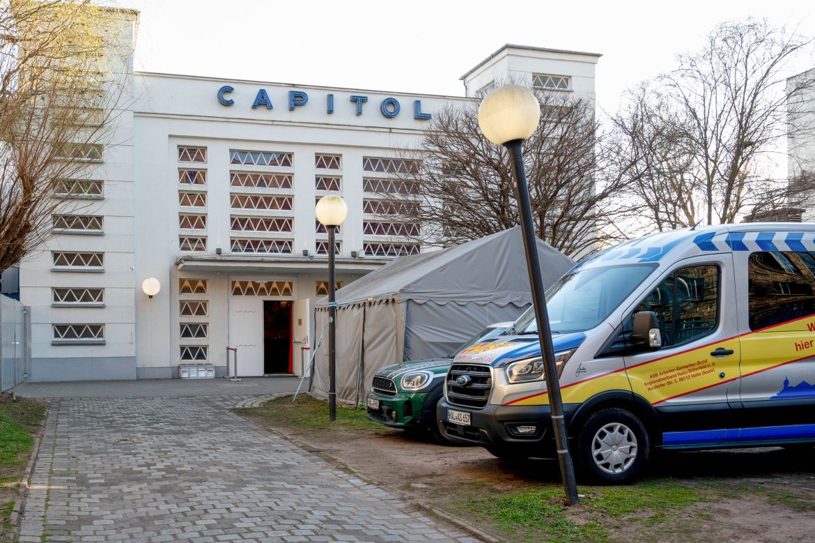 001.Fotowerk.Halle.jpg