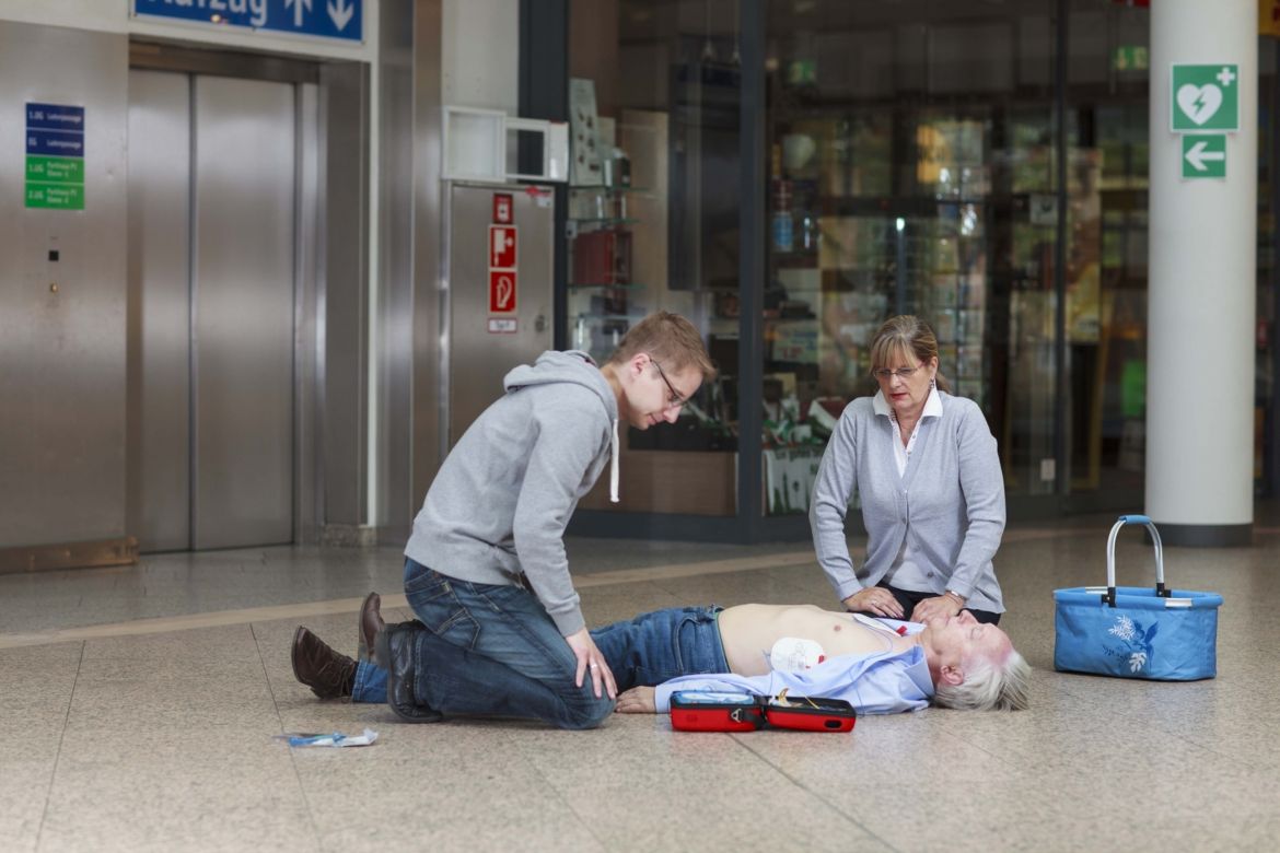 Kreislaufstillstand/Wiederbelebung mit AED