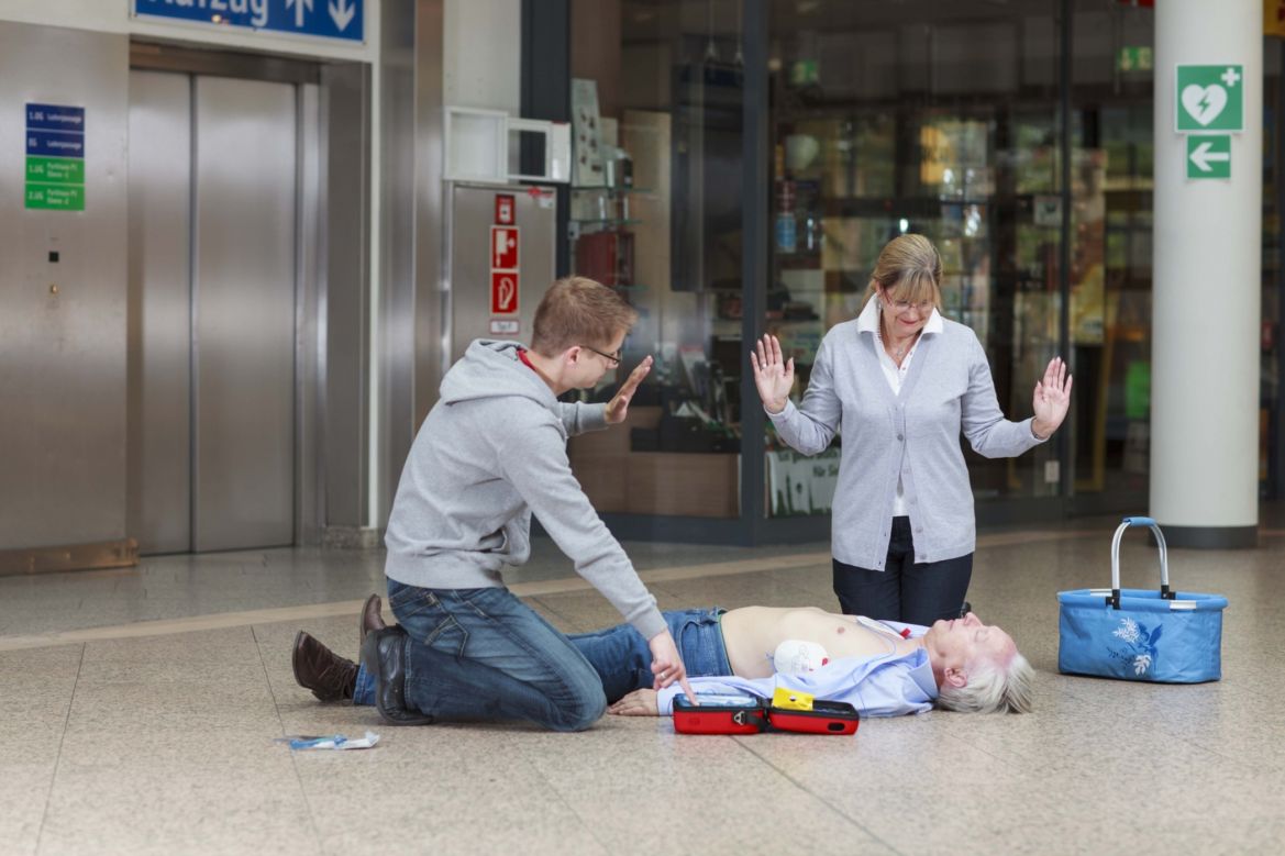 Kreislaufstillstand/Wiederbelebung mit AED